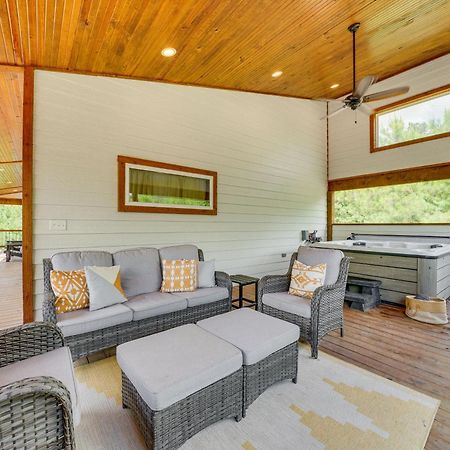 Tree-Lined Broken Bow Studio With Private Hot Tub! Luaran gambar
