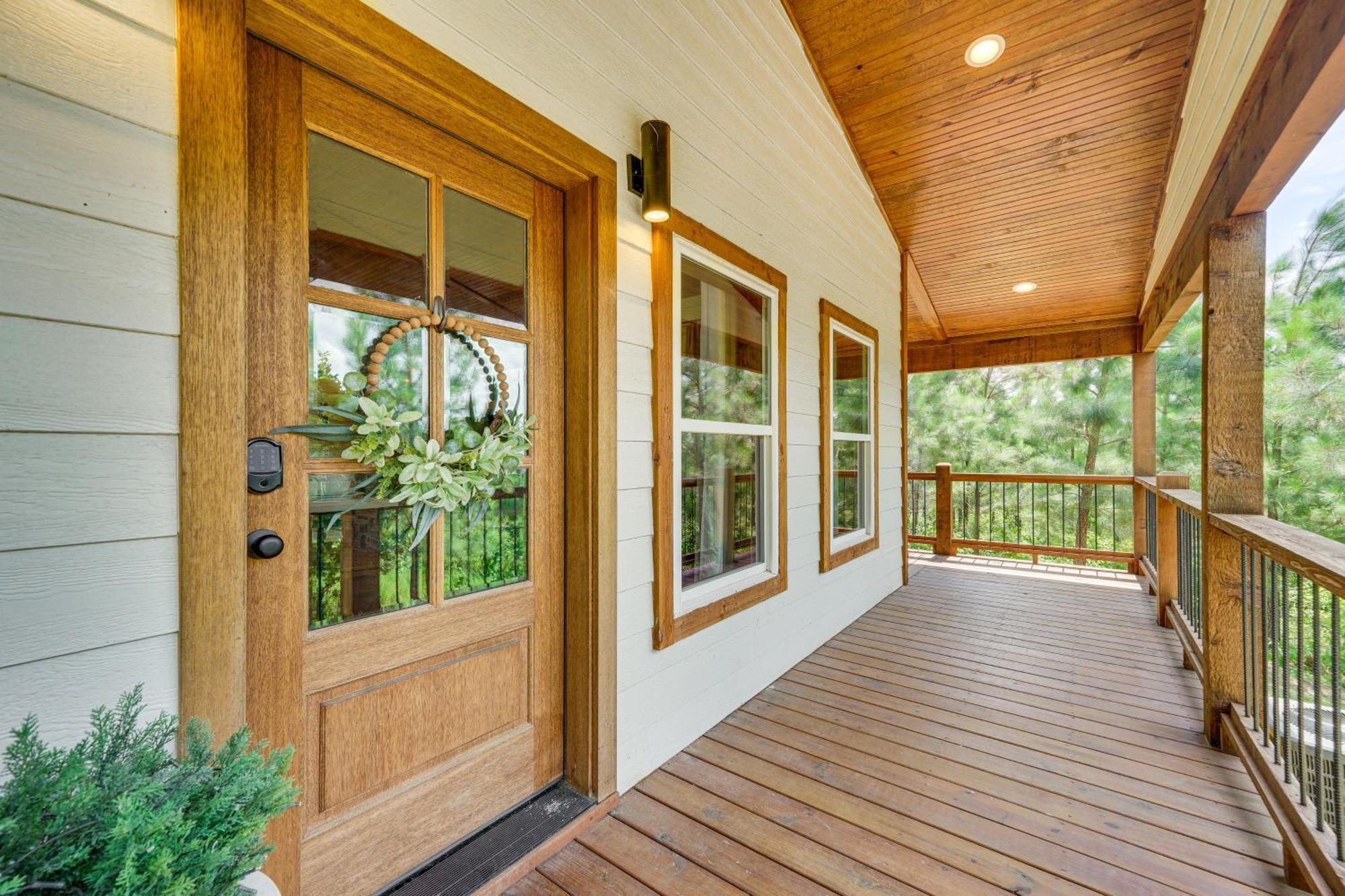 Tree-Lined Broken Bow Studio With Private Hot Tub! Luaran gambar